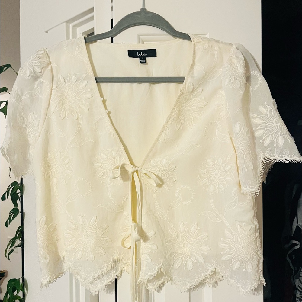 Lulu's Cream Ruffled Tie Front Blouse